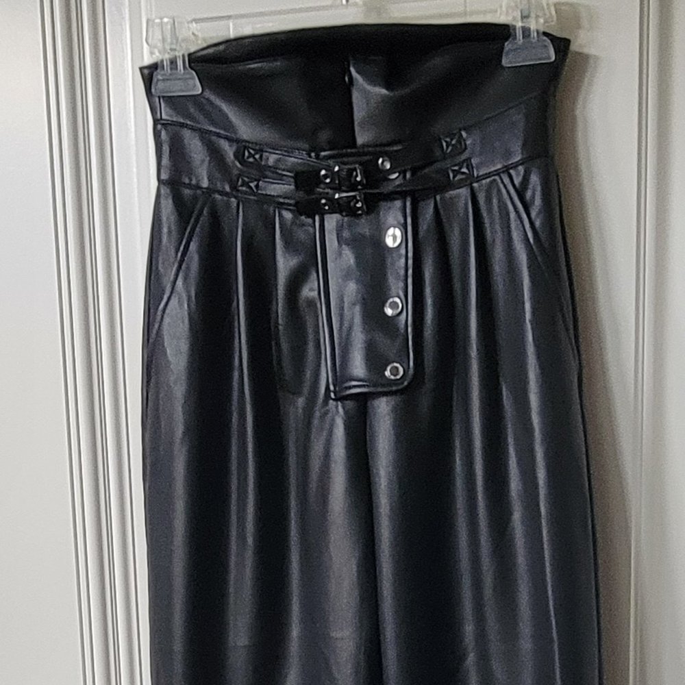 Maniere De Voir Vegan Leather high waisted pants - Picture 4 of 16